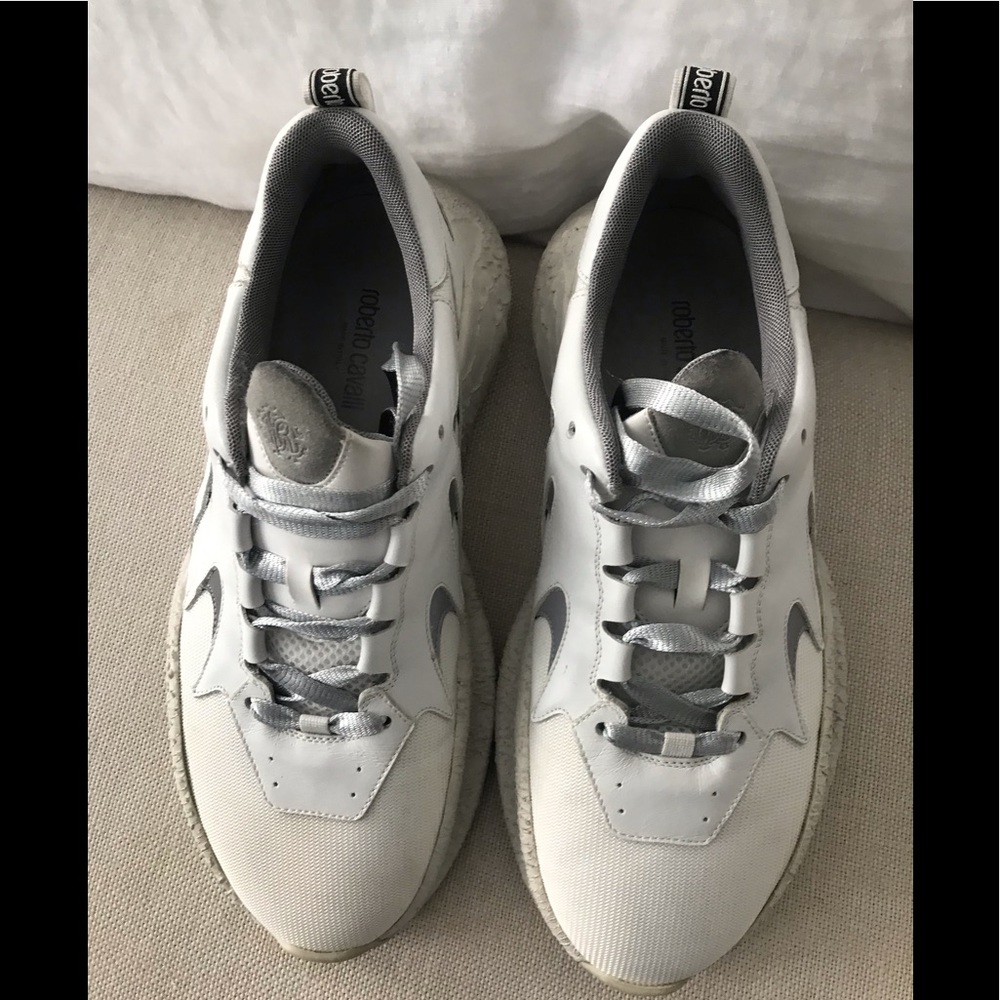 Men Roberto Cavilli white sneakers size 10
